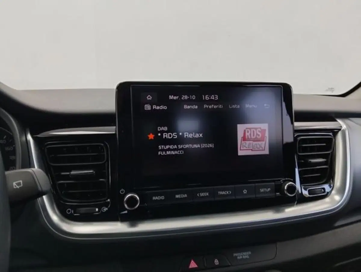Kia Stonic usata a Como (14)