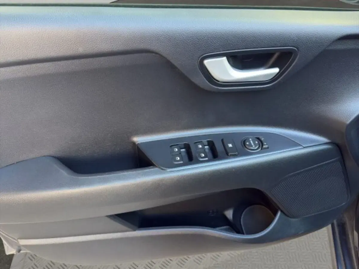Kia Rio usata a Perugia (19)