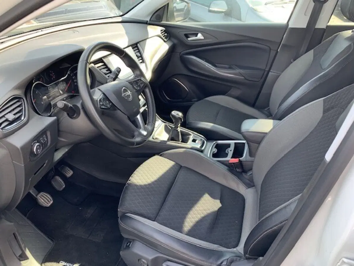 Opel Grandland X usata a Catania (19)