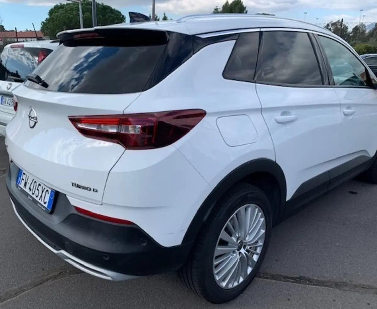Opel Grandland X usata a Catania (6)