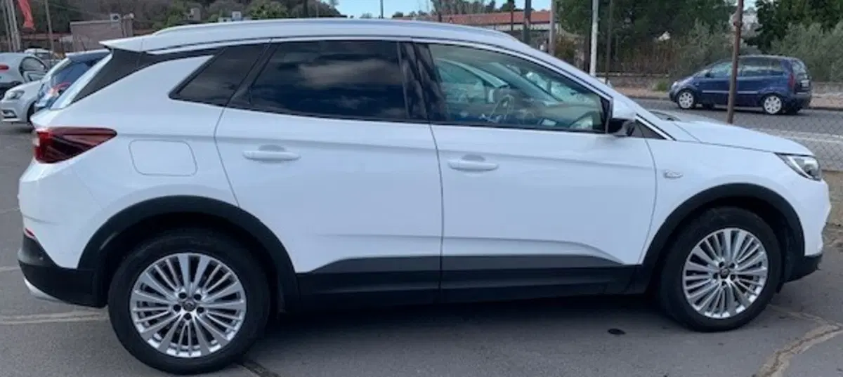 Opel Grandland X usata a Catania (7)