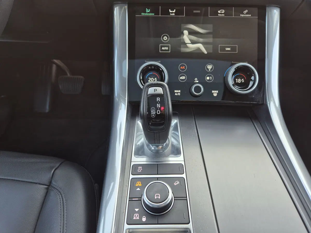 Land Rover Range Rover Sport usata a Genova (10)