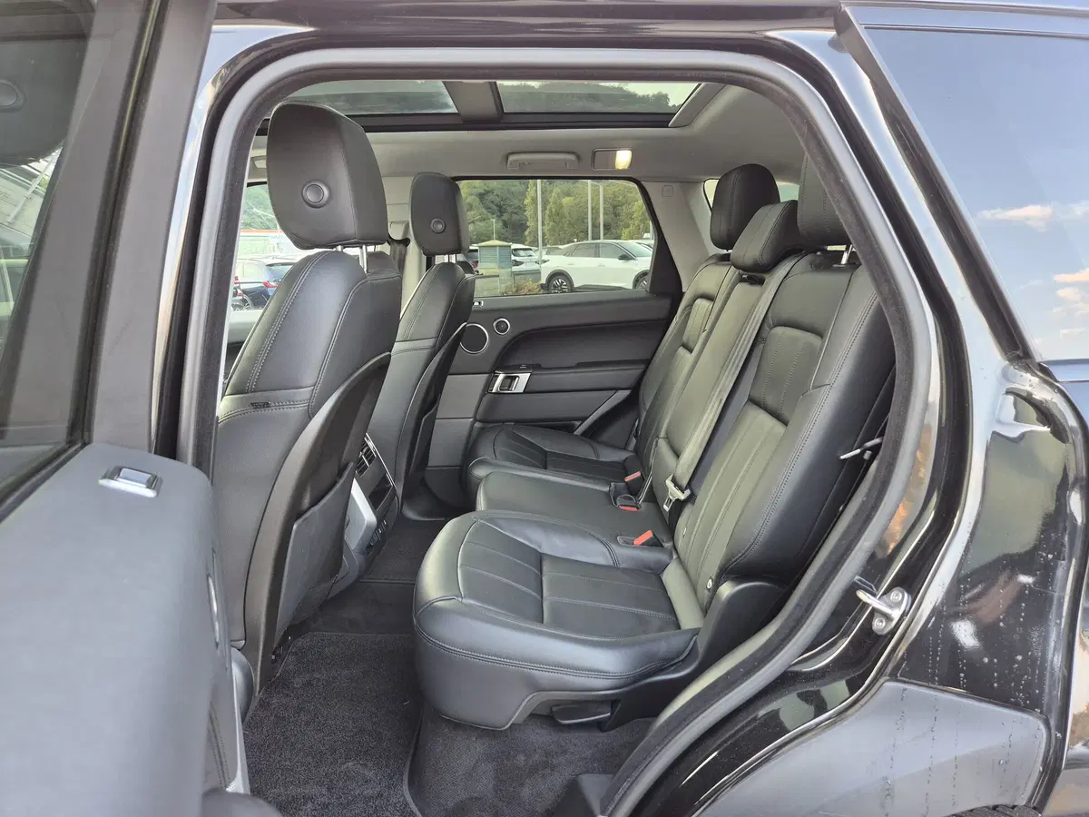 Land Rover Range Rover Sport usata a Genova (7)