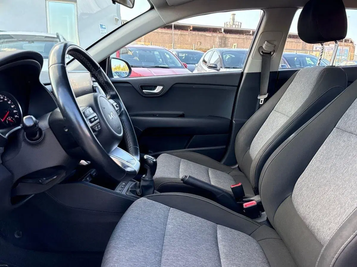 Kia Stonic usata a Palermo (17)