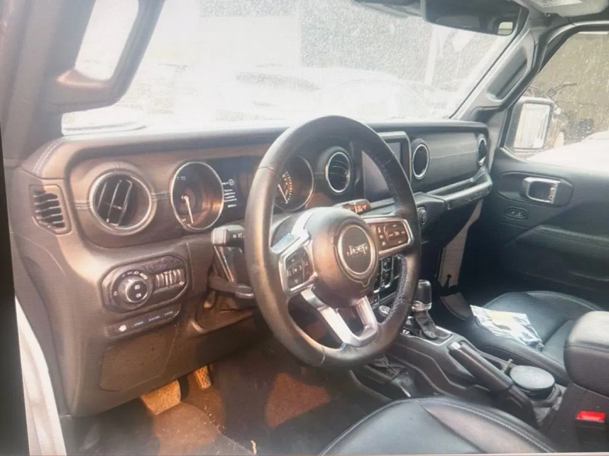 Jeep Wrangler Unlimited usata a Palermo (13)