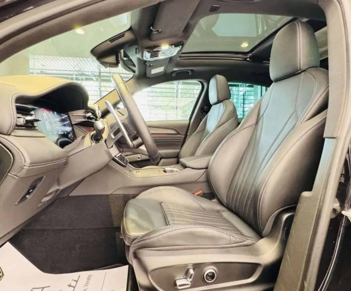 Maserati Grecale usata a Torino (10)