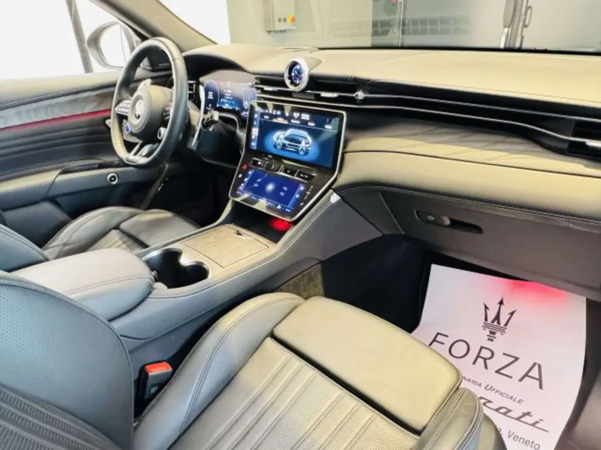 Maserati Grecale usata a Torino (14)