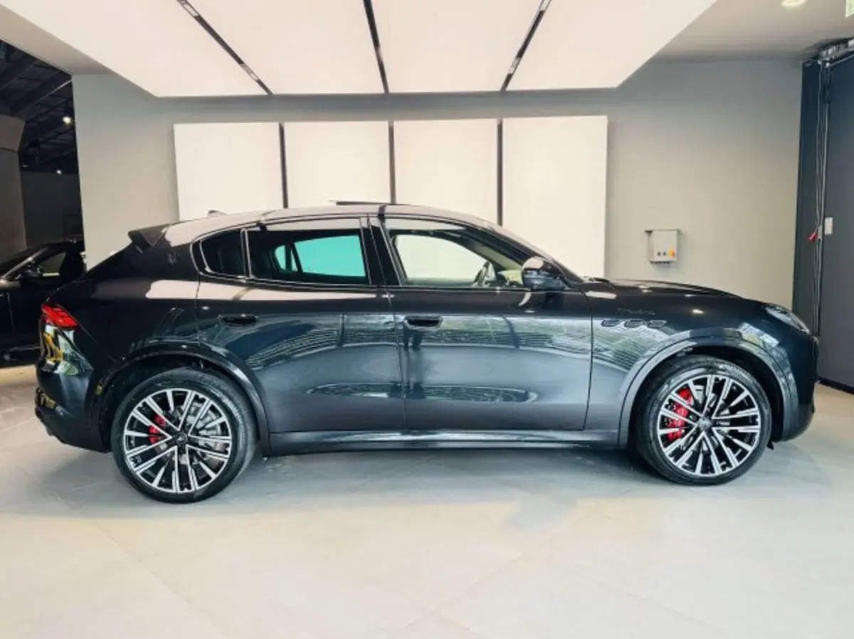 Maserati Grecale usata a Torino (4)