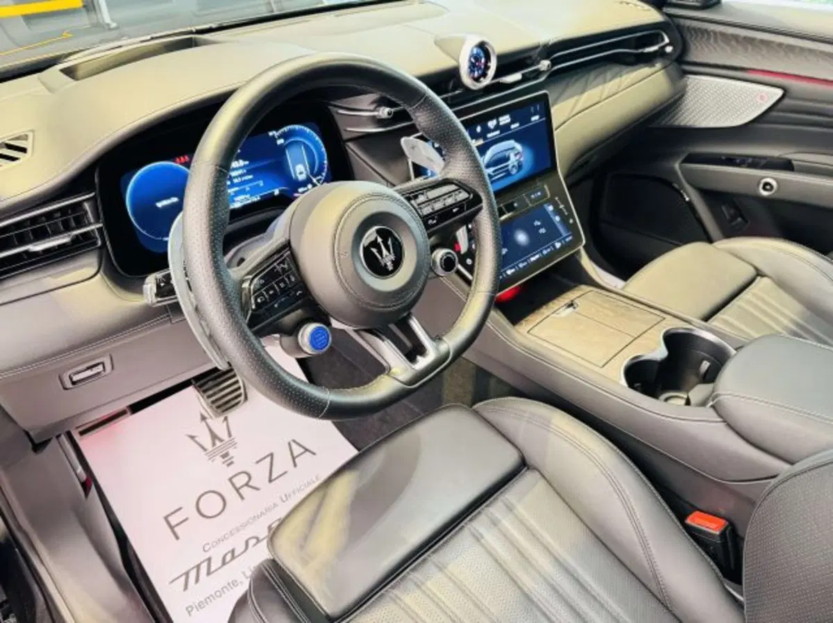 Maserati Grecale usata a Torino (9)