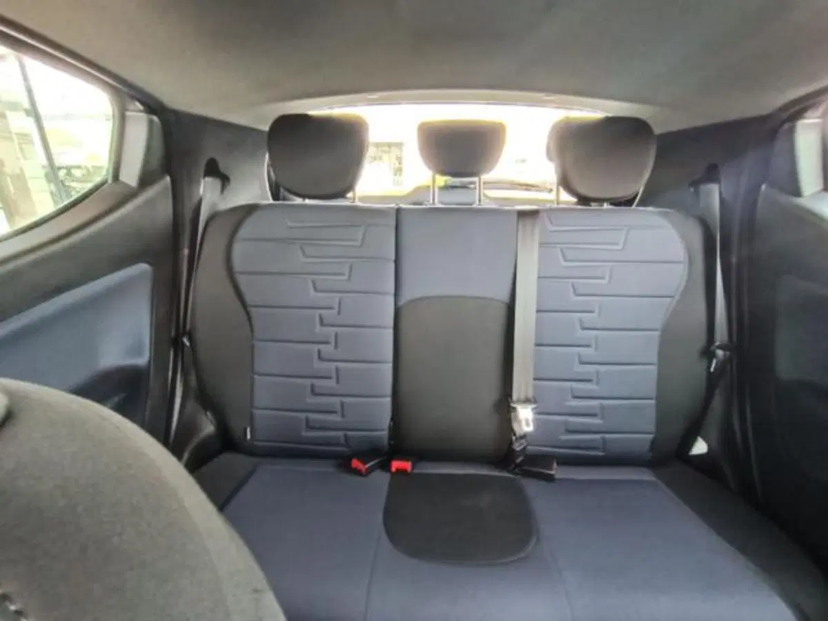 Lancia Ypsilon usata a Pisa (15)
