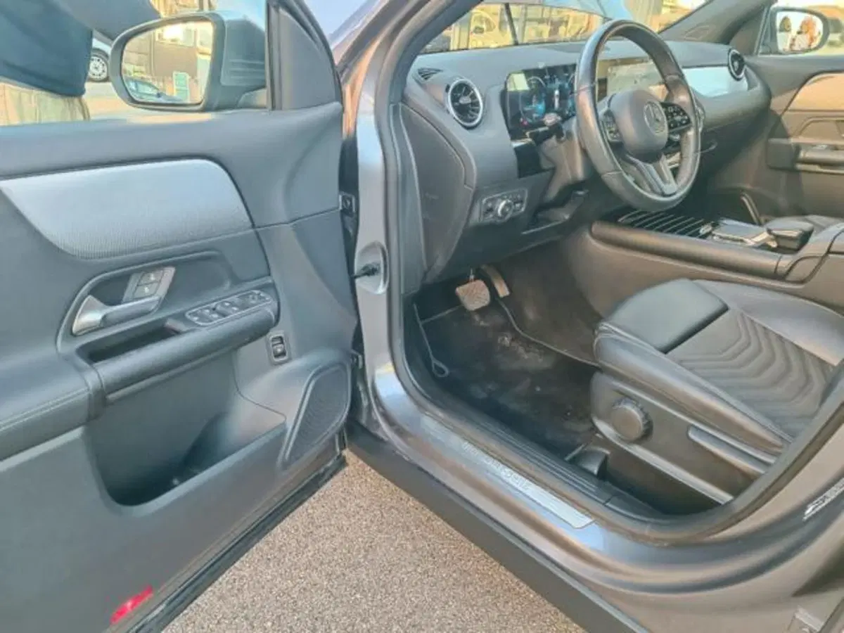 Mercedes-Benz GLA SUV usata a Pisa (20)