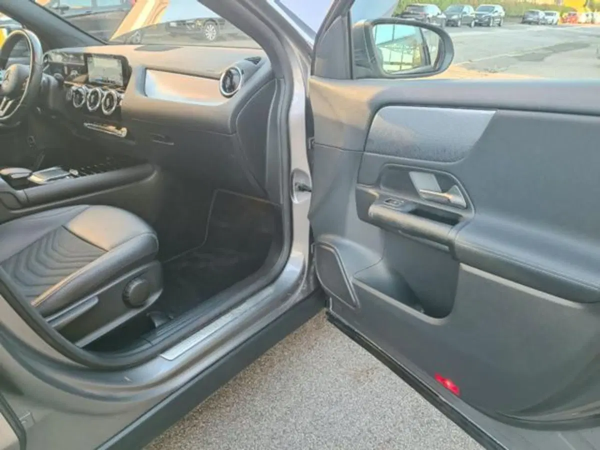 Mercedes-Benz GLA SUV usata a Pisa (9)