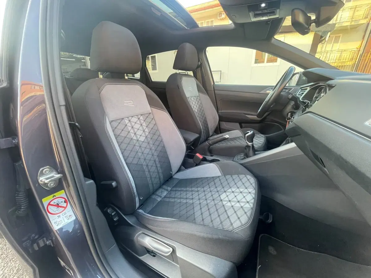 Volkswagen Taigo usata a Messina (12)
