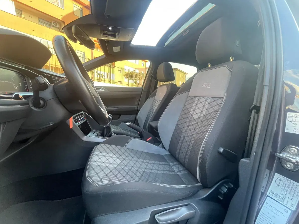 Volkswagen Taigo usata a Messina (9)